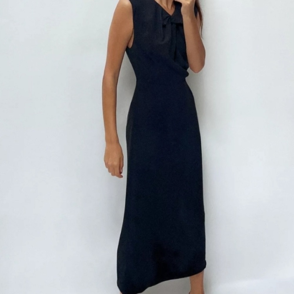BNWT Zara  Midi Dress with Front Tie small -navy blue